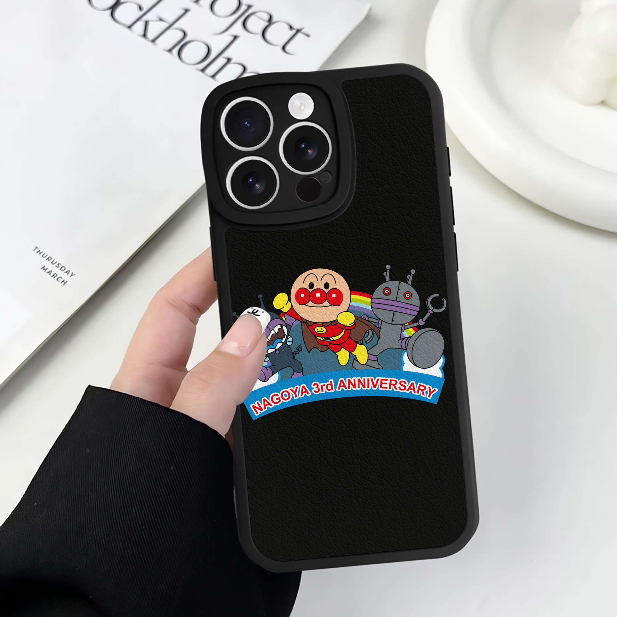 （画像用） アンパンマン Anpanman 【iPhone 16シリーズ対応】シリコンスマホケース（レザー調） 材質：シリコン